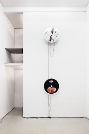 agnieszkapolska-dreamingclocks-kargl-exhibitionview-1.jpg